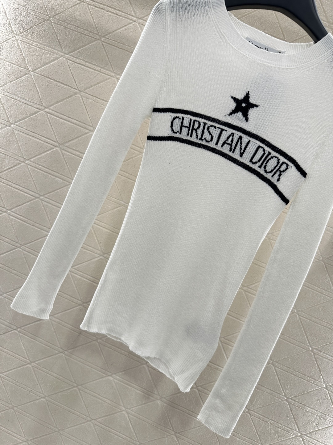 ♥Dio*♥2025新品上架 修身打底五角星针织长袖定制YB羊毛纱线织造，质感高级，舒适柔软，圆领针织长