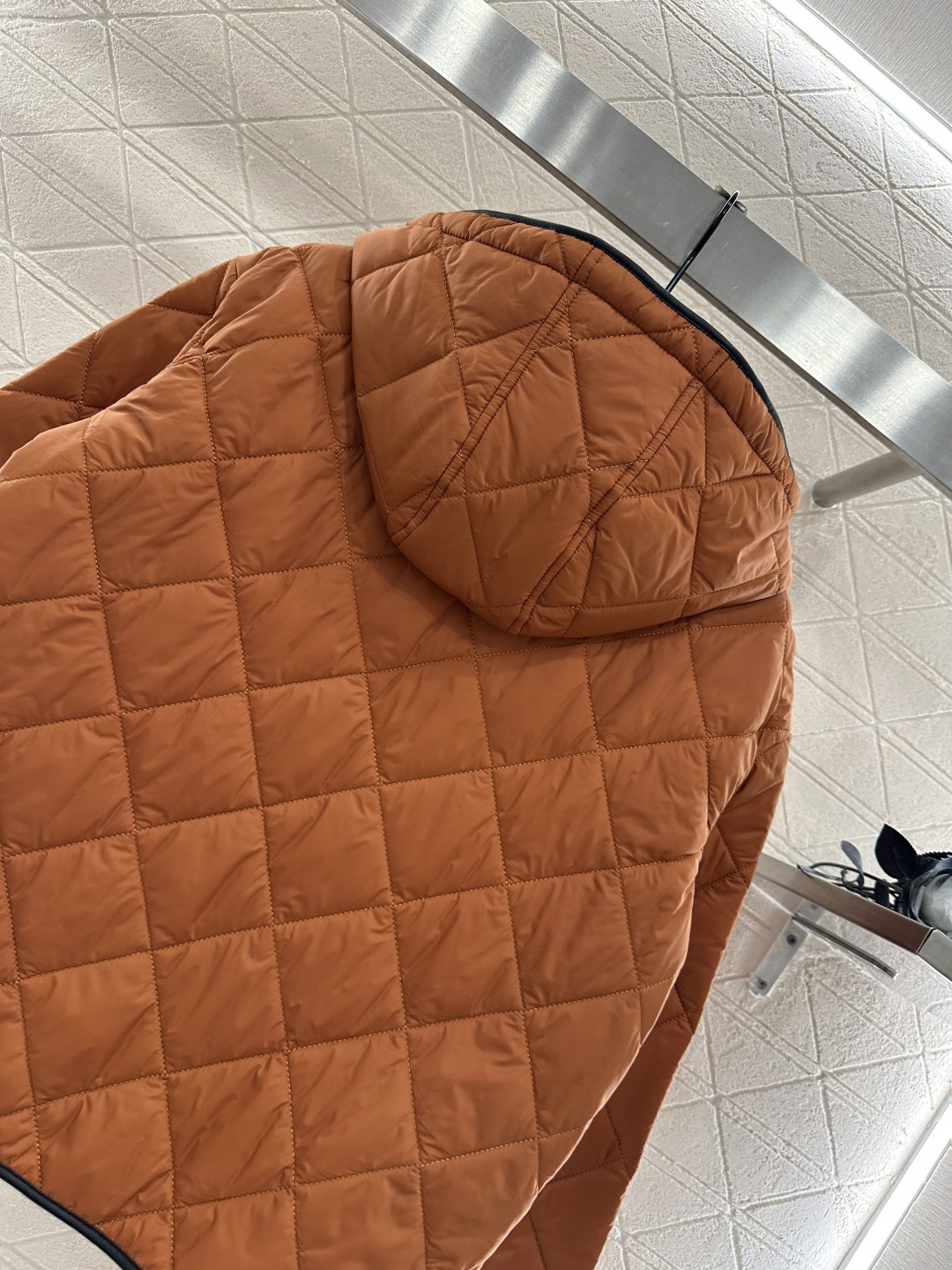 ♥Prad*♥2025新品上架 拼皮口袋连帽棉服外套定制YB进口防风防水尼龙材质，羽绒棉填充内里，整件轻