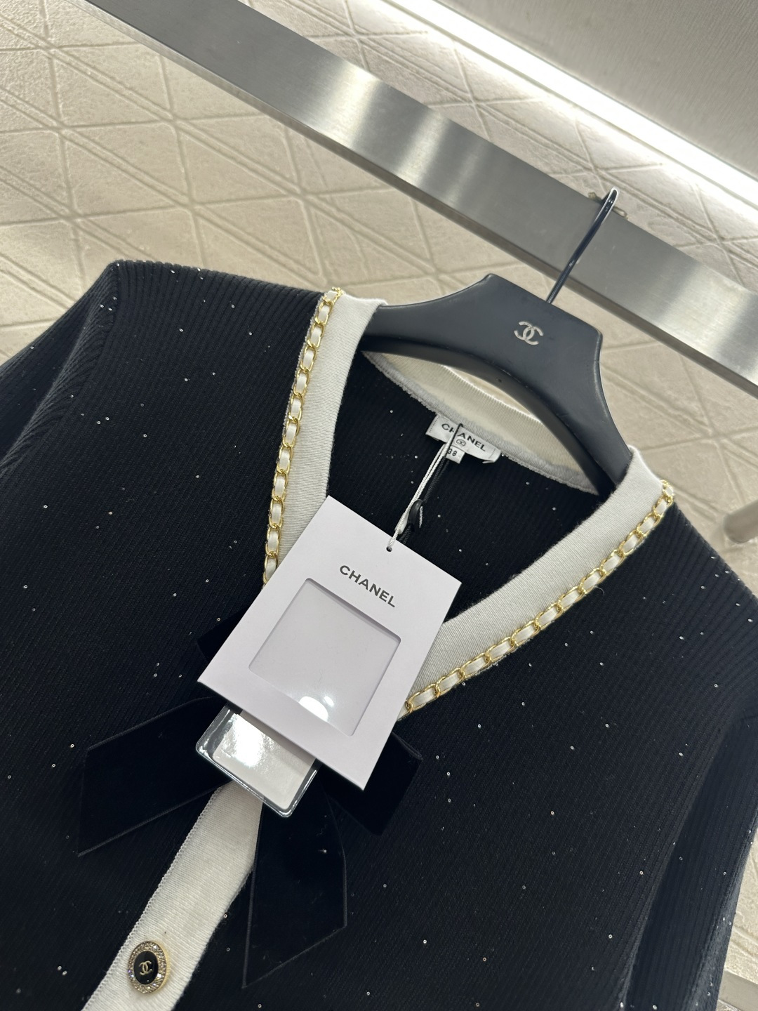 ♥Chane*♥2025新品上架 黑白蝴蝶结针织开衫定制YB羊毛纱线织造，质感光泽，柔软亲肤，V领针织开