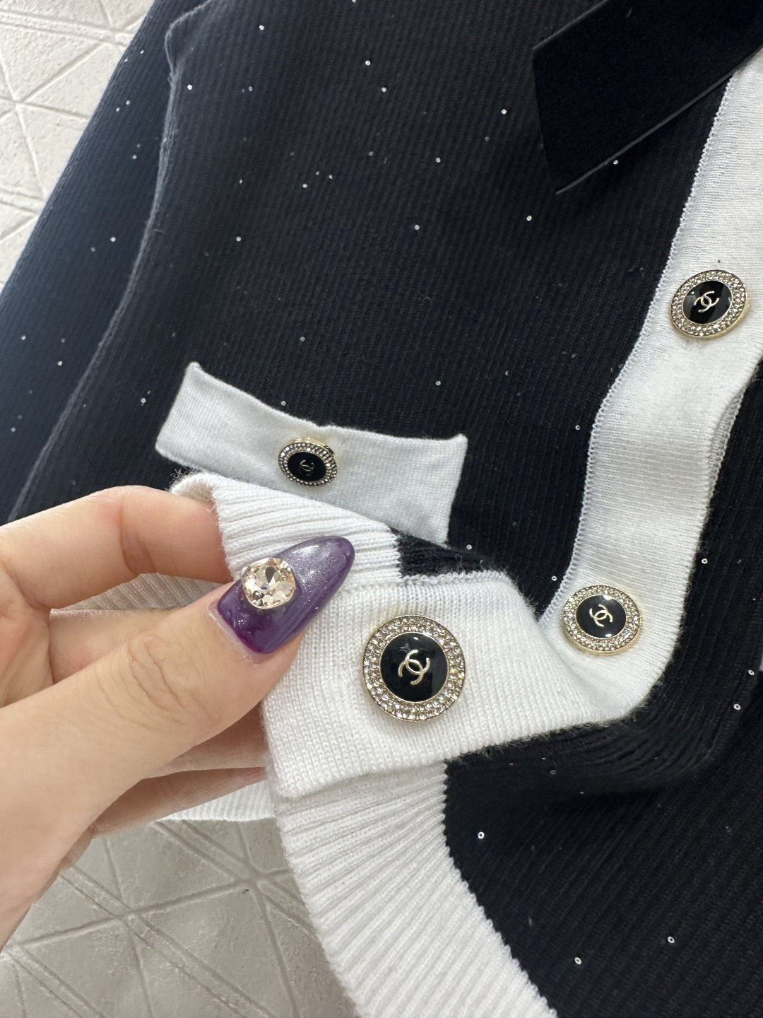 ♥Chane*♥2025新品上架 黑白蝴蝶结针织开衫定制YB羊毛纱线织造，质感光泽，柔软亲肤，V领针织开