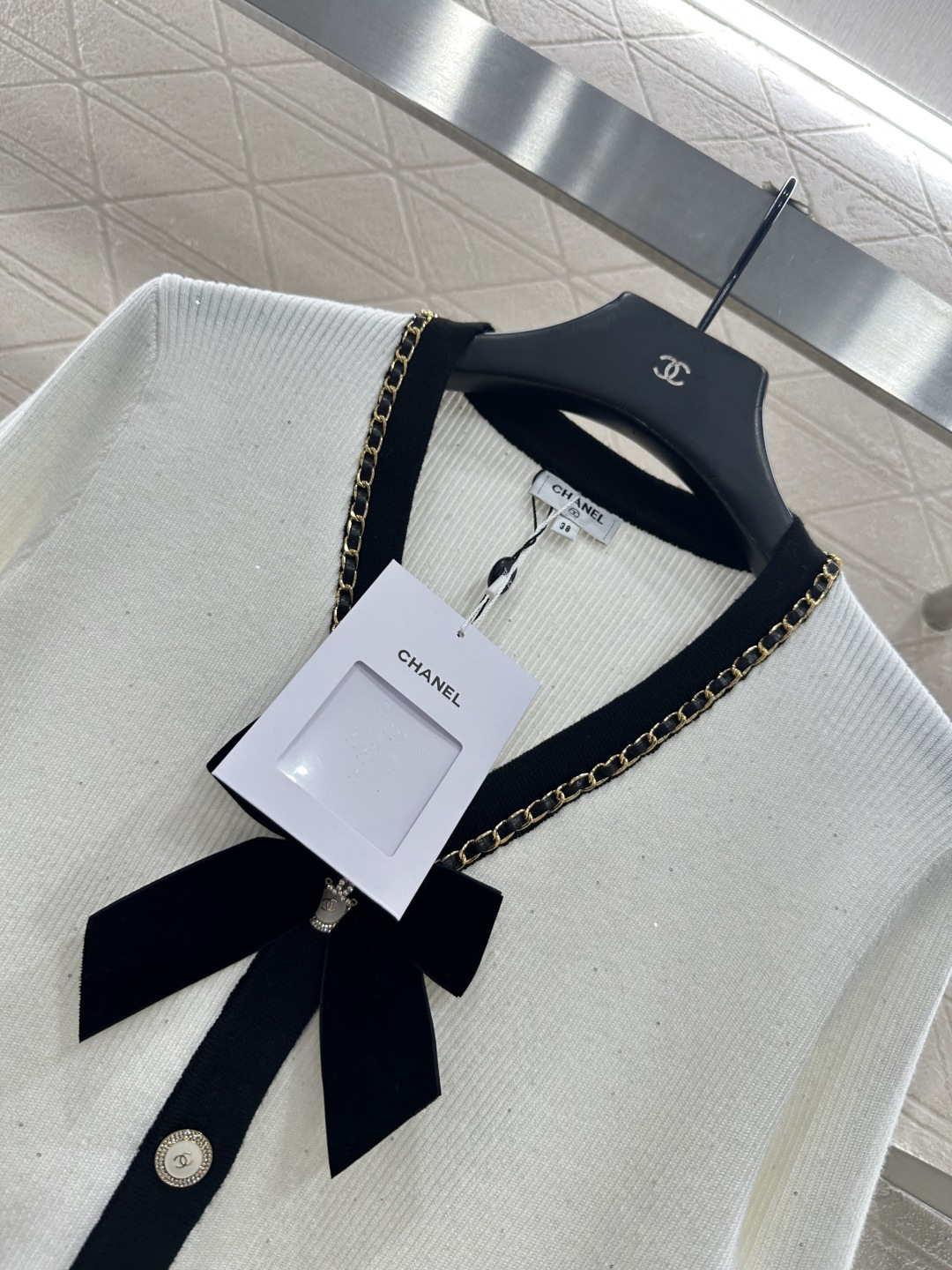 ♥Chane*♥2025新品上架 黑白蝴蝶结针织开衫定制YB羊毛纱线织造，质感光泽，柔软亲肤，V领针织开