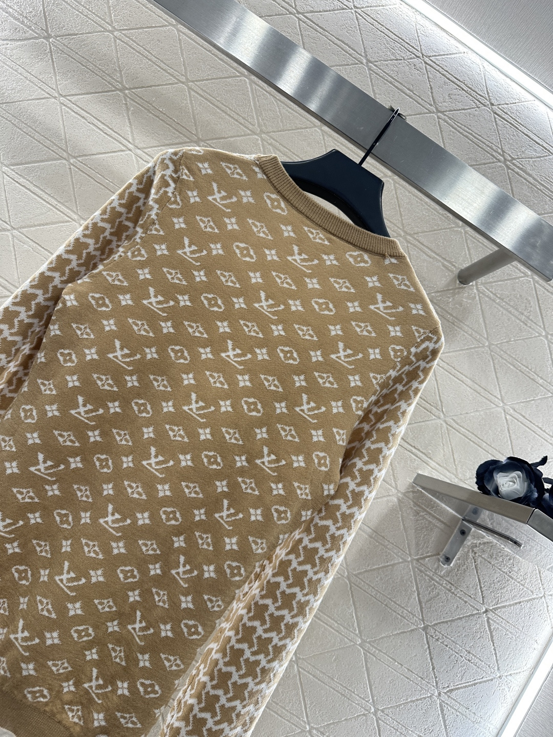 ♥Louis vuitto*♥2025新品上架 提花圆领长袖毛衣定制YB羊毛针织材质，质感高级，舒适柔软