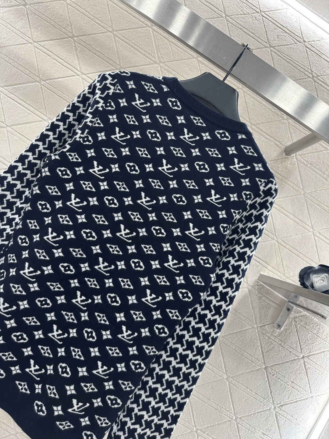 ♥Louis vuitto*♥2025新品上架 提花圆领长袖毛衣定制YB羊毛针织材质，质感高级，舒适柔软