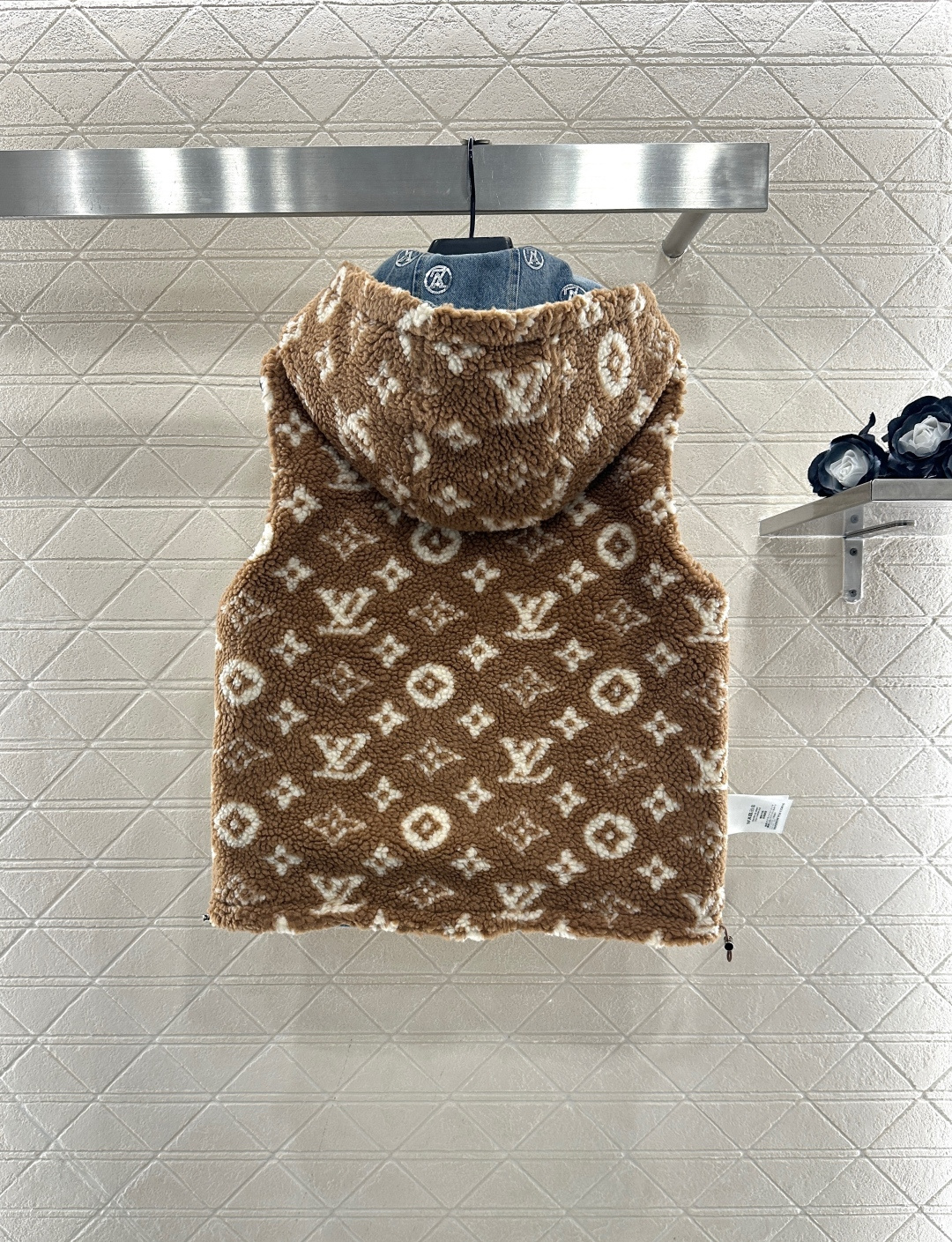 ♥Louis vuitto*♥2025新品上架 两面穿连帽泰迪羊羔马甲定制YB斜纹棉牛仔➕泰迪羊羔绒材质