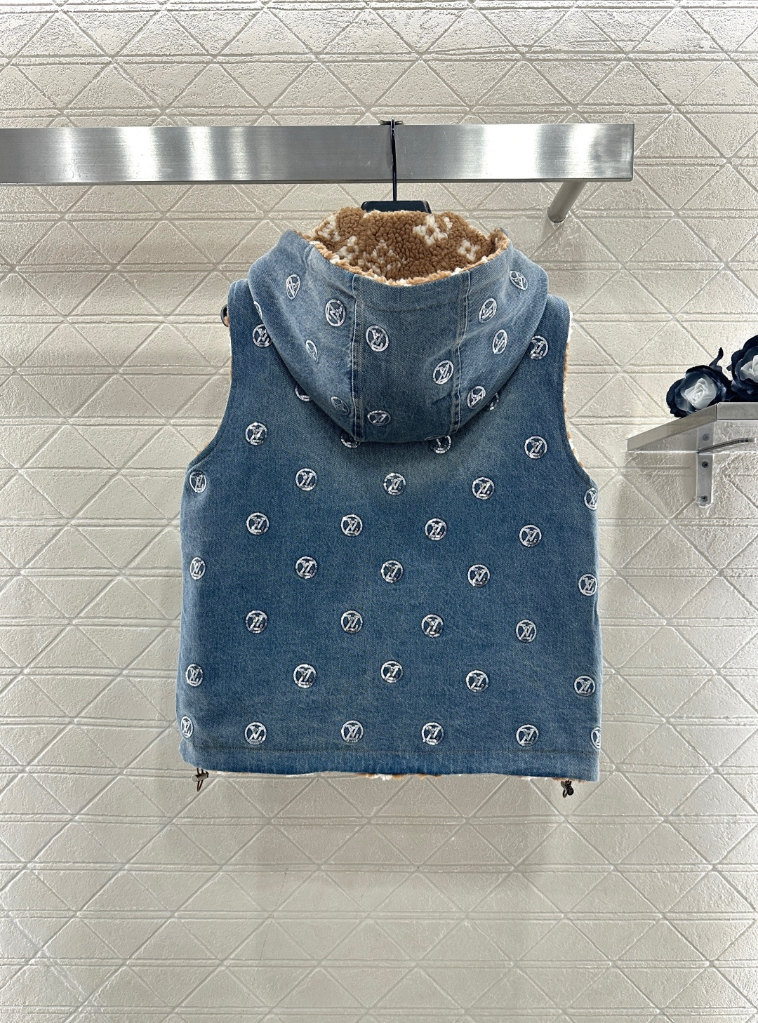 ♥Louis vuitto*♥2025新品上架 两面穿连帽泰迪羊羔马甲定制YB斜纹棉牛仔➕泰迪羊羔绒材质