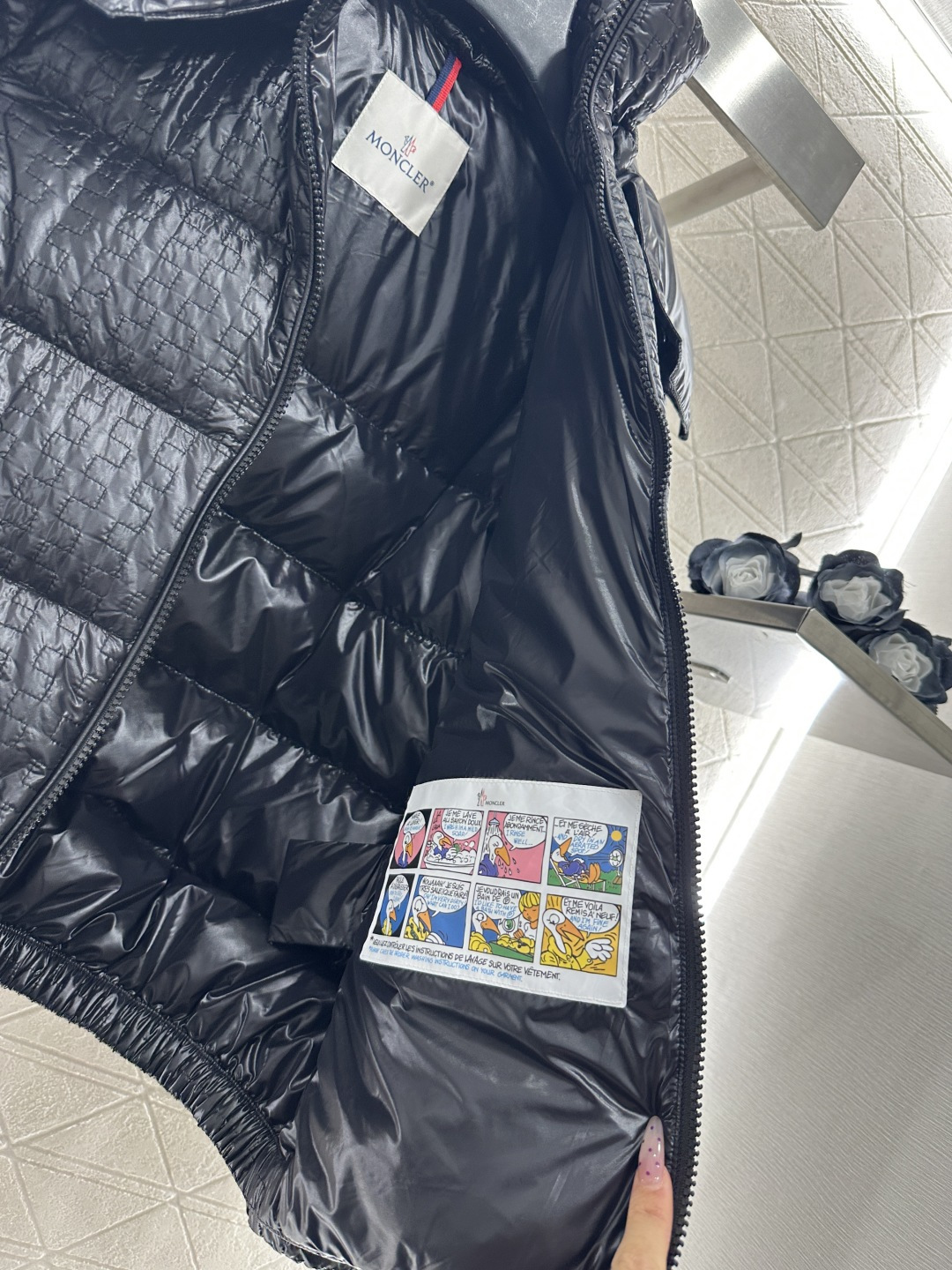 ♥Moncle*♥2025新品上架 连帽可拆卸羽绒服外套定制YB进口防风防水尼龙材质，其工艺还原，升级材