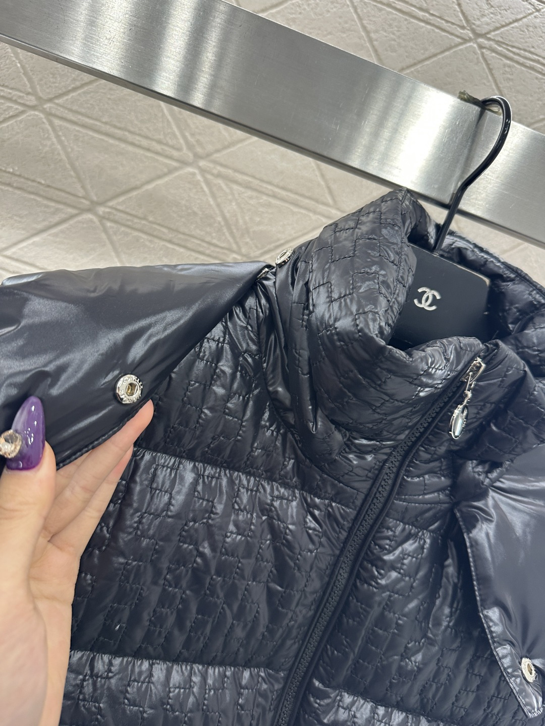 ♥Moncle*♥2025新品上架 连帽可拆卸羽绒服外套定制YB进口防风防水尼龙材质，其工艺还原，升级材