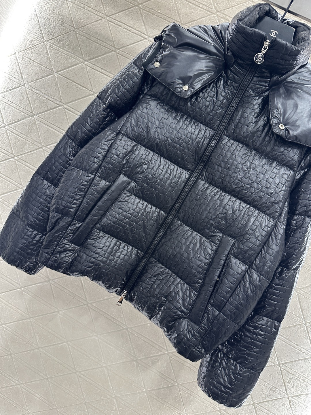 ♥Moncle*♥2025新品上架 连帽可拆卸羽绒服外套定制YB进口防风防水尼龙材质，其工艺还原，升级材