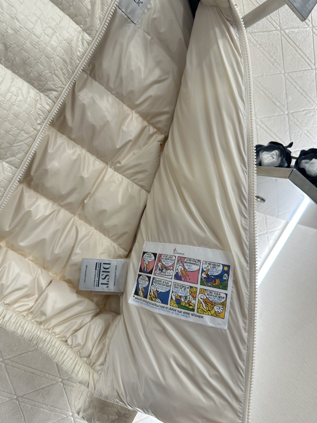 ♥Moncle*♥2025新品上架 连帽可拆卸羽绒服外套定制YB进口防风防水尼龙材质，其工艺还原，升级材