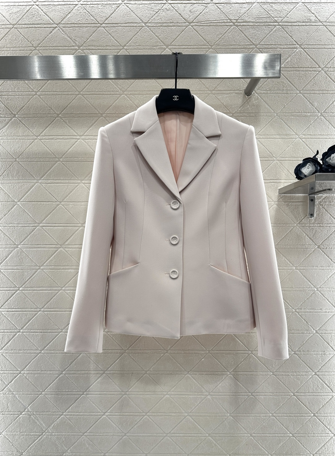 ♥Dio*♥2025新品上架 翻领收腰西装外套定制YB进口人棉材质，质感光泽高级，垂顺有型，正肩廓形西装