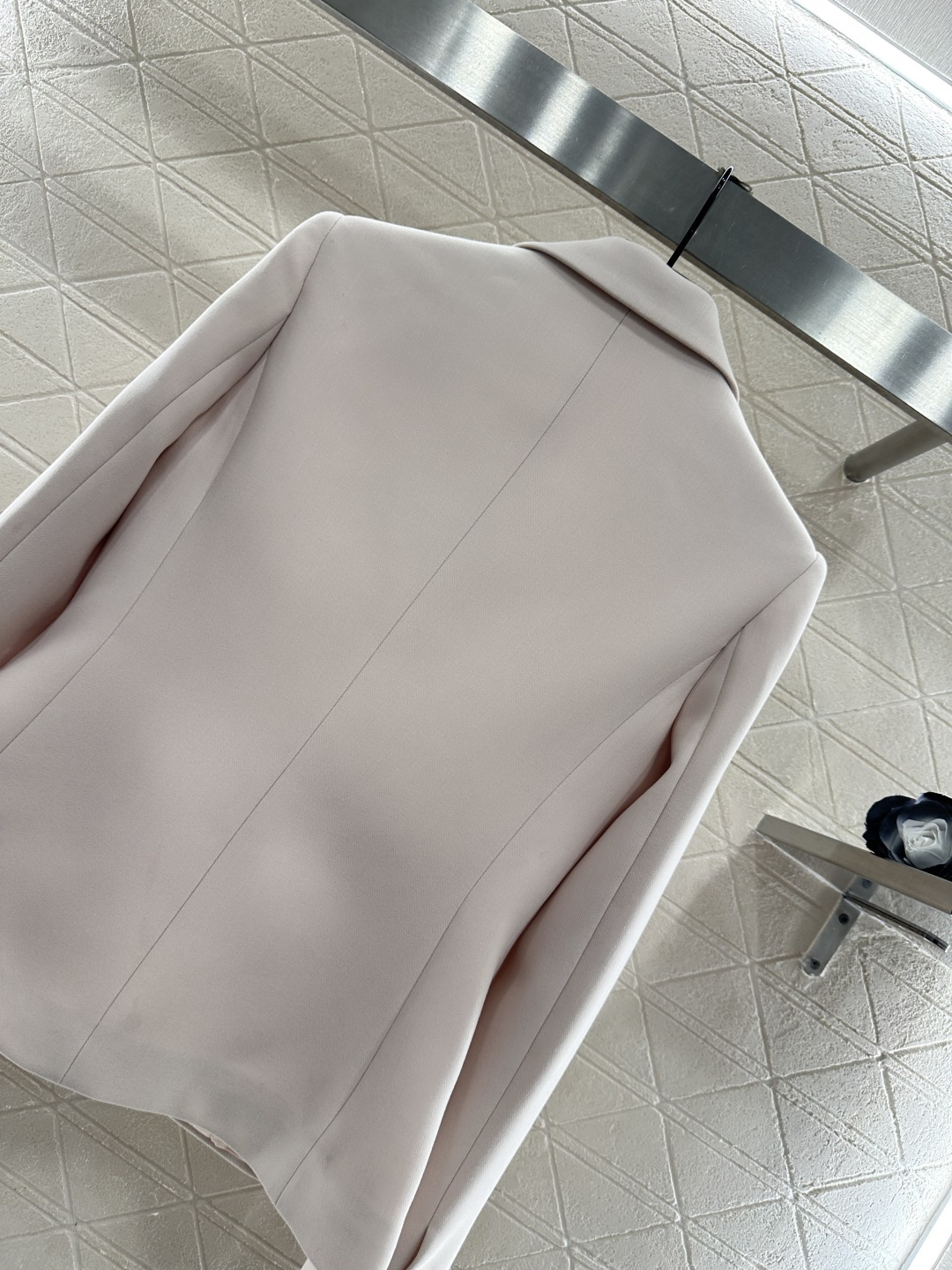 ♥Dio*♥2025新品上架 翻领收腰西装外套定制YB进口人棉材质，质感光泽高级，垂顺有型，正肩廓形西装