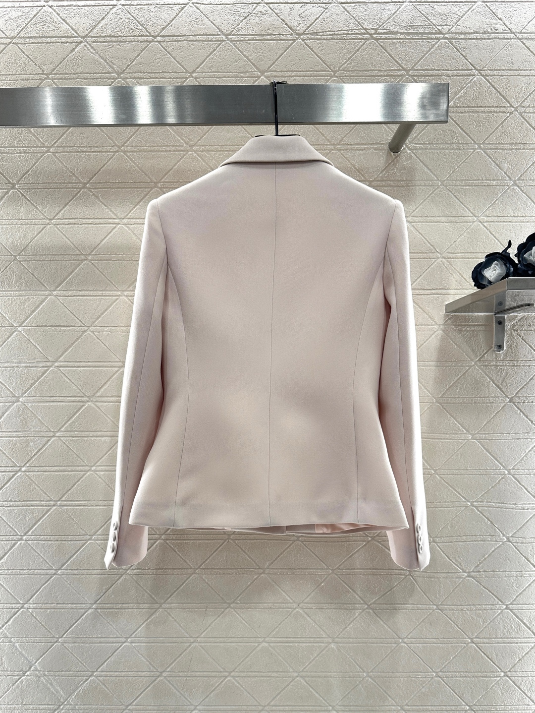 ♥Dio*♥2025新品上架 翻领收腰西装外套定制YB进口人棉材质，质感光泽高级，垂顺有型，正肩廓形西装