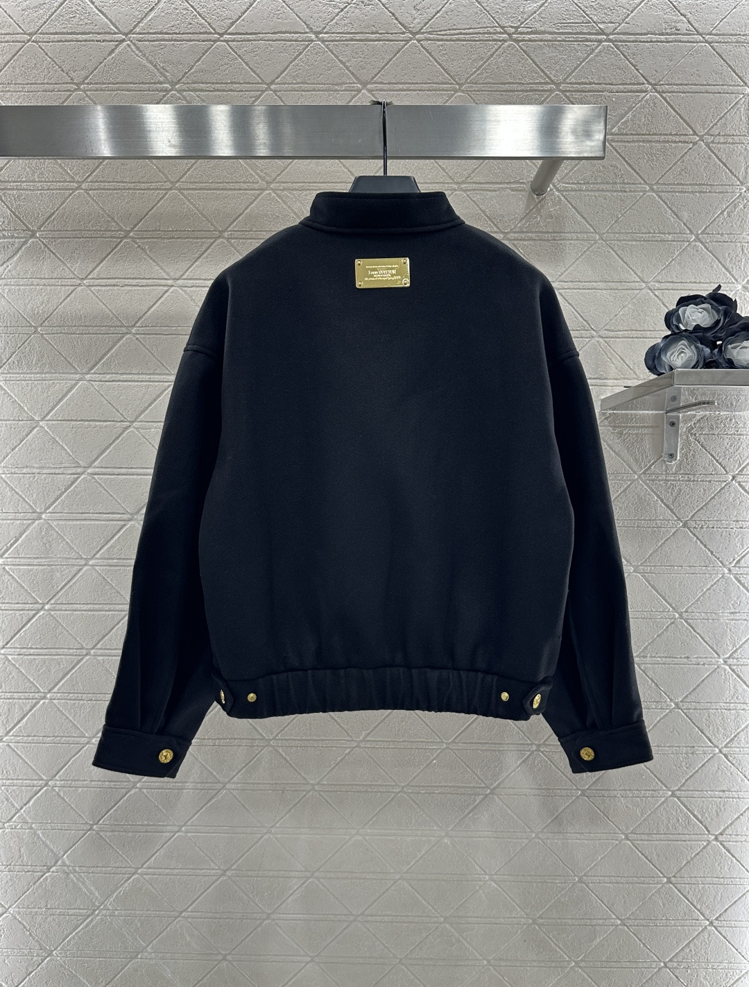♥Louis Vuitto*♥2025新品上架 口袋按扣夹克外套定制YB进口毛呢材质，质感光泽，挺括有型
