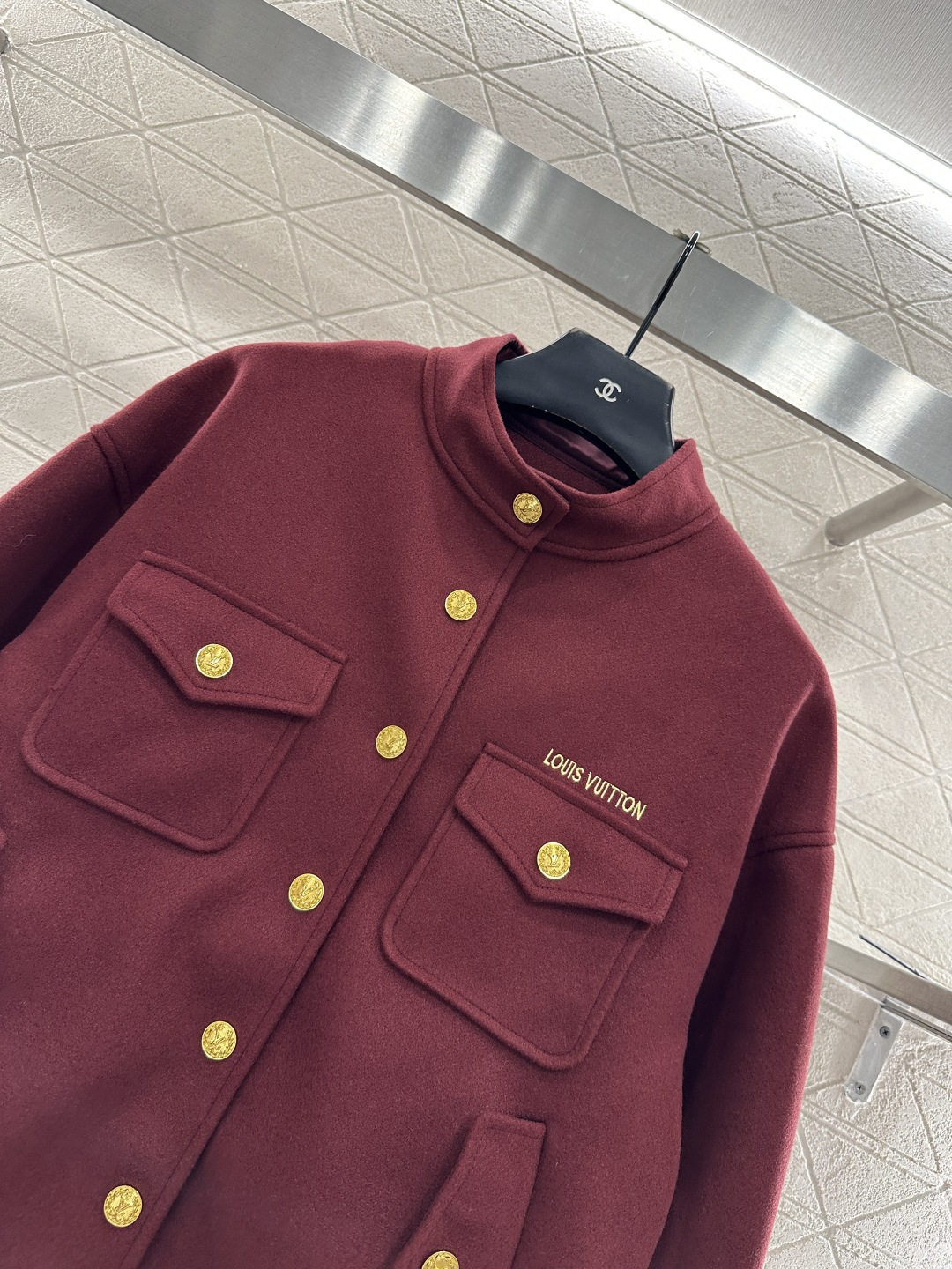 ♥Louis Vuitto*♥2025新品上架 口袋按扣夹克外套定制YB进口毛呢材质，质感光泽，挺括有型