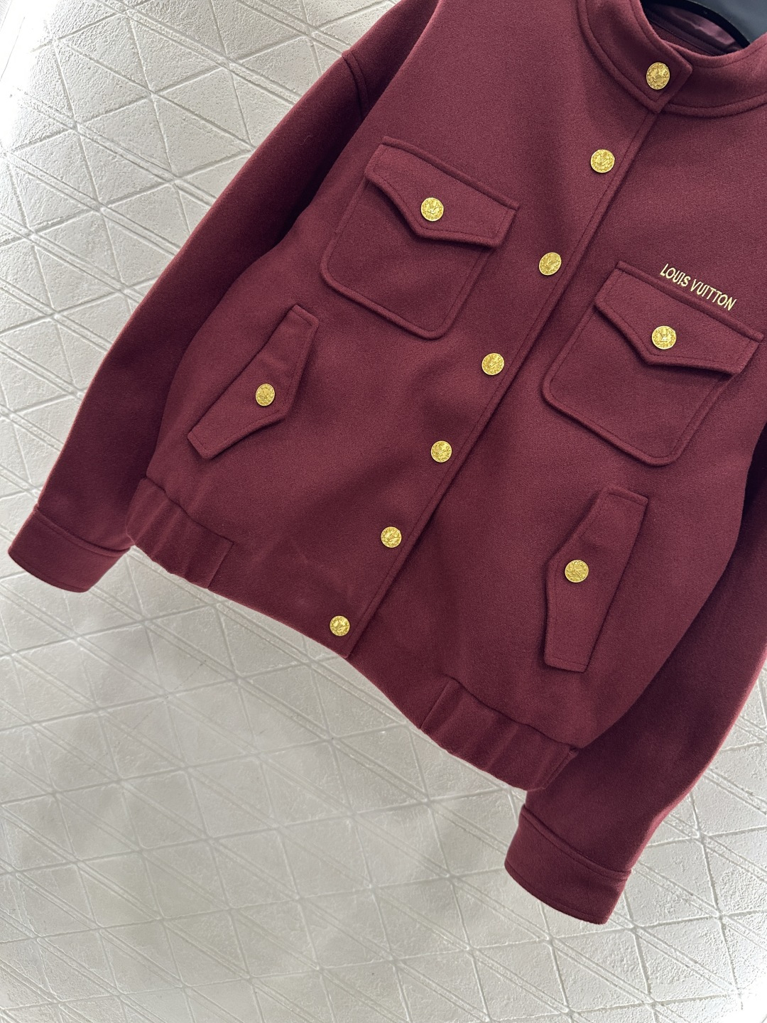 ♥Louis Vuitto*♥2025新品上架 口袋按扣夹克外套定制YB进口毛呢材质，质感光泽，挺括有型