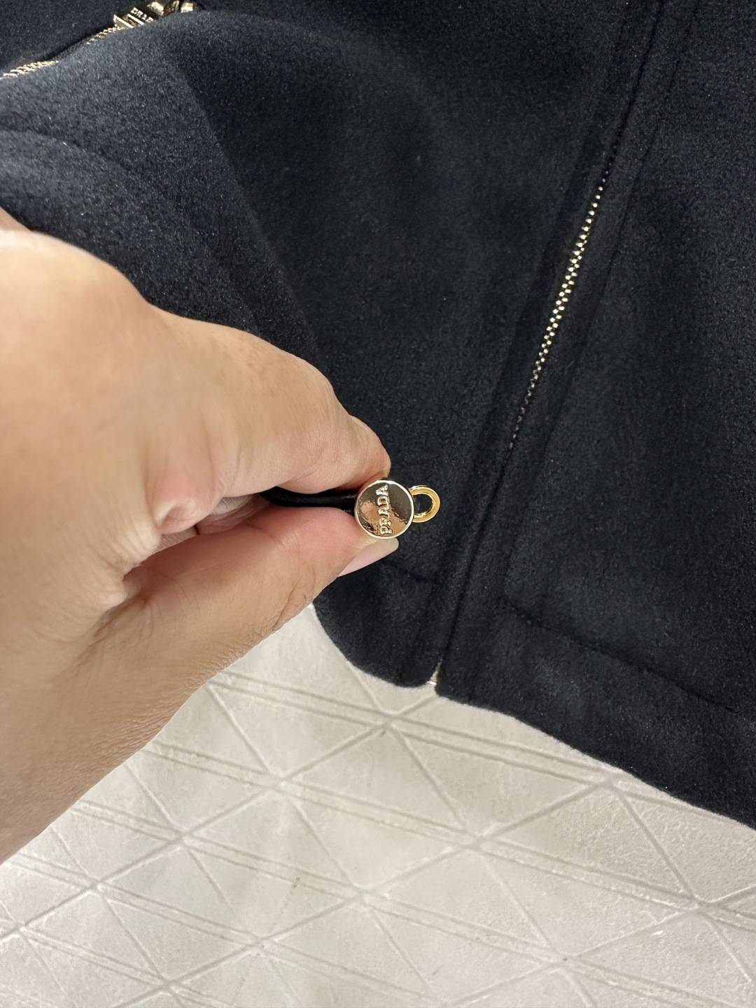 ♥Prad*♥2025新品上架 连帽毛呢拉链外套定制YB羊毛呢材质，秋冬保暖厚度，舒适好穿，挺括有型，连