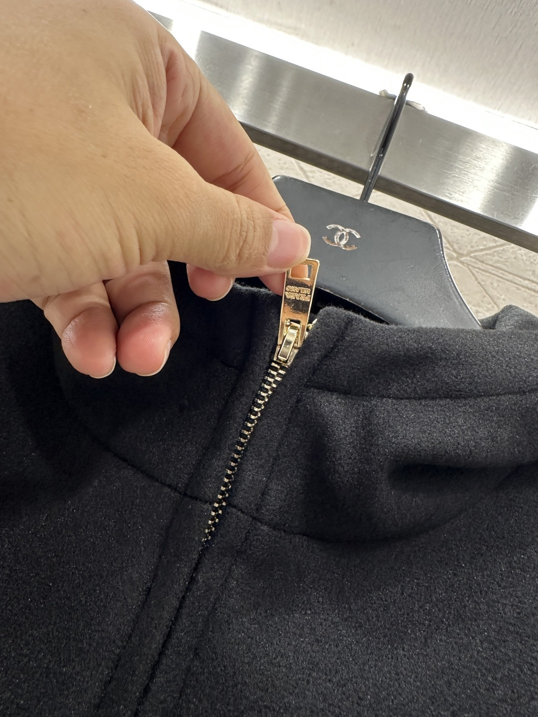 ♥Prad*♥2025新品上架 连帽毛呢拉链外套定制YB羊毛呢材质，秋冬保暖厚度，舒适好穿，挺括有型，连