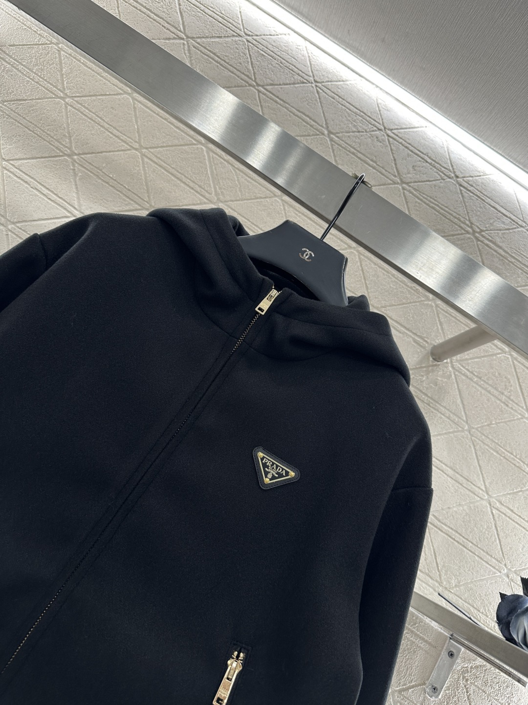 ♥Prad*♥2025新品上架 连帽毛呢拉链外套定制YB羊毛呢材质，秋冬保暖厚度，舒适好穿，挺括有型，连