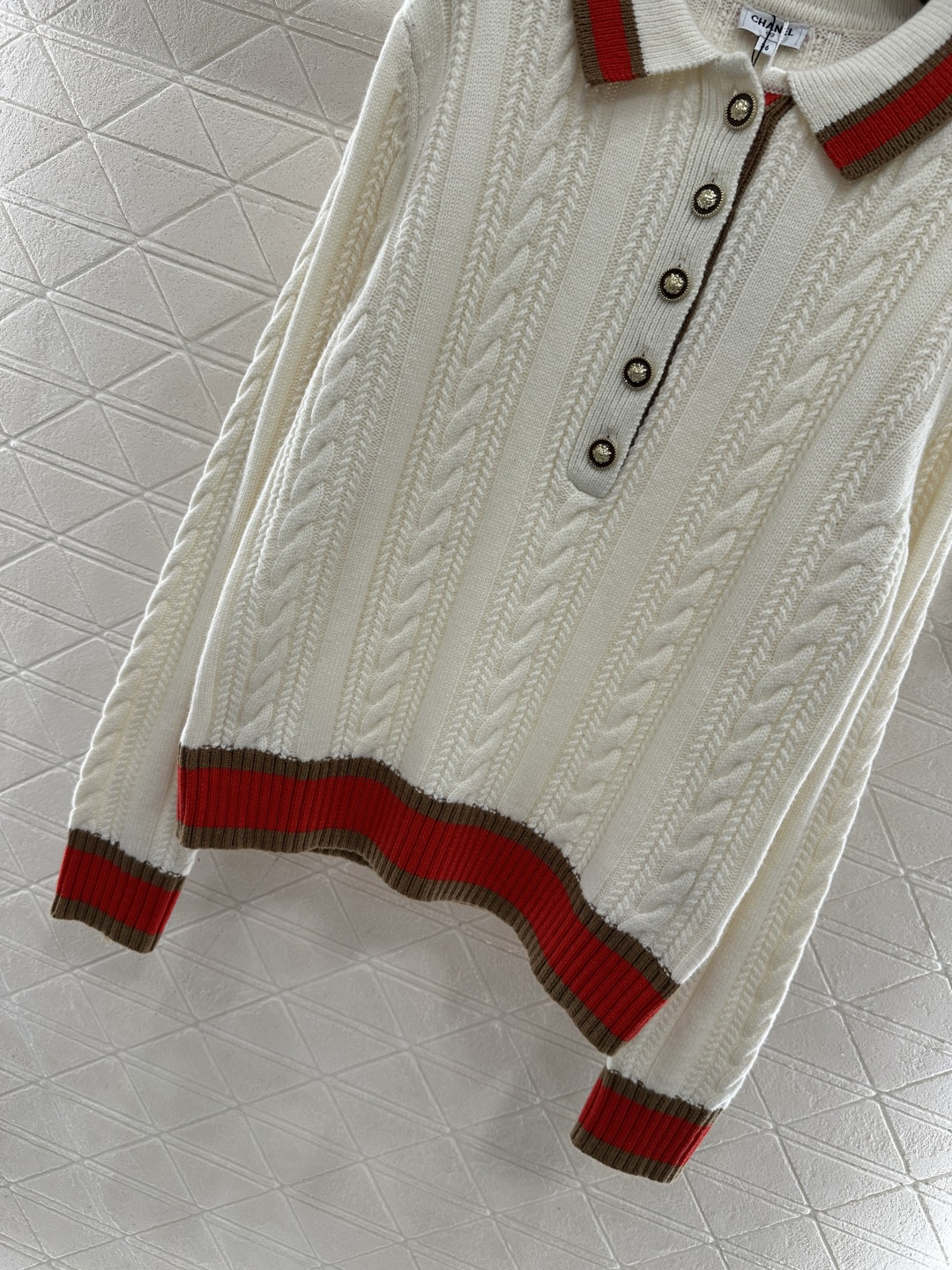 ♥Chane*♥2025新品上架 翻领针织上衣定制YB羊绒纱线织造，细腻柔软，穿搭舒适，翻领上衣领口和袖