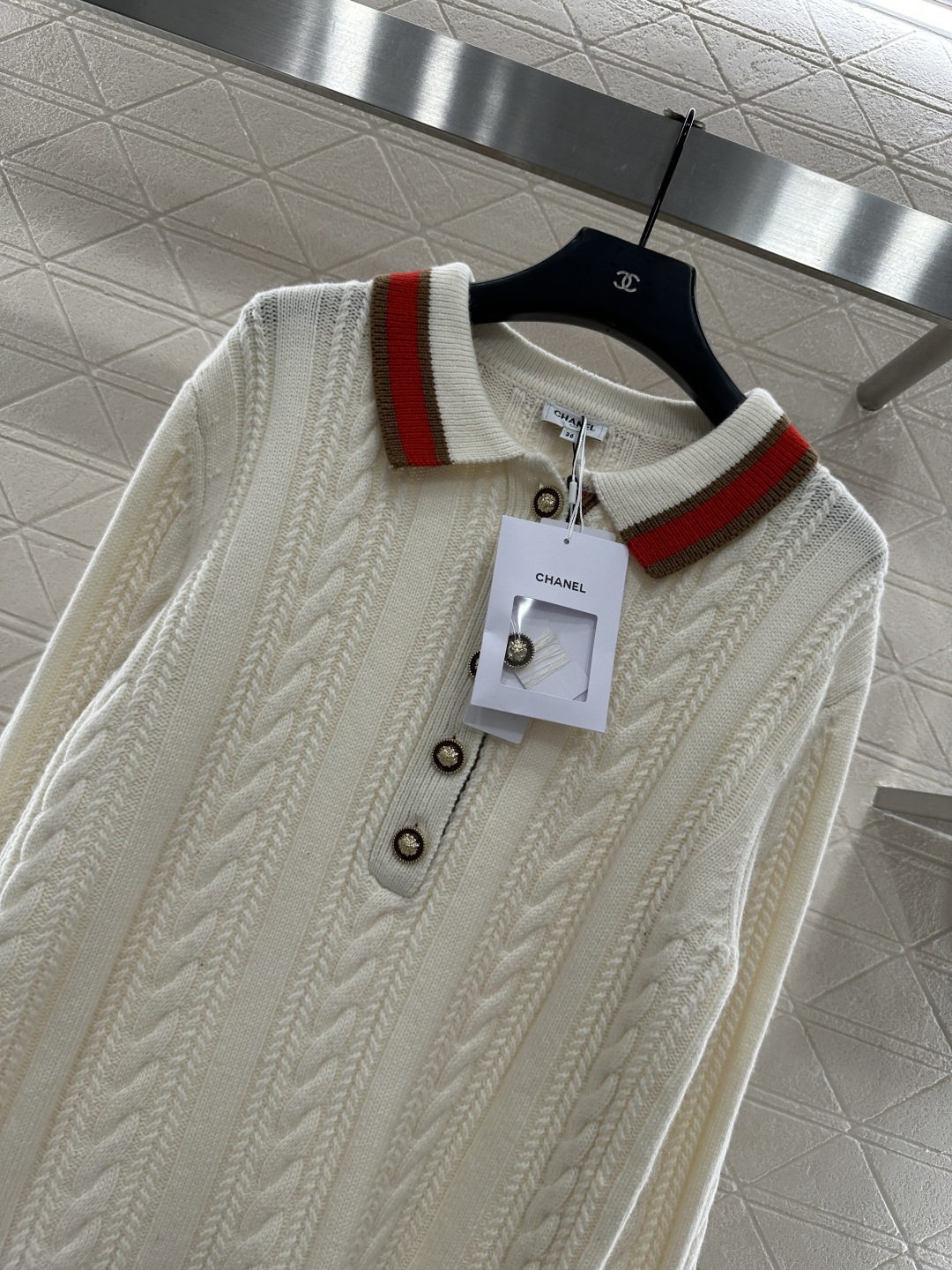 ♥Chane*♥2025新品上架 翻领针织上衣定制YB羊绒纱线织造，细腻柔软，穿搭舒适，翻领上衣领口和袖