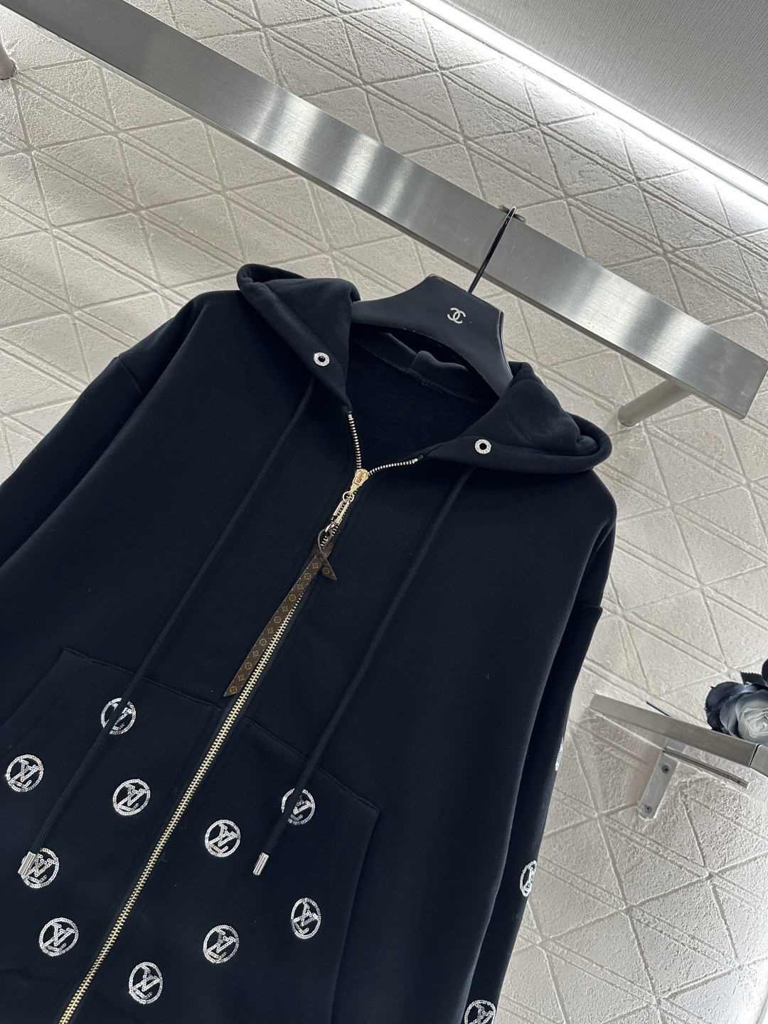 ♥Louis vuitto*♥2025新品上架 连帽亮片徽标外套长裤套装定制YB斜纹全棉材质，秋冬保暖厚