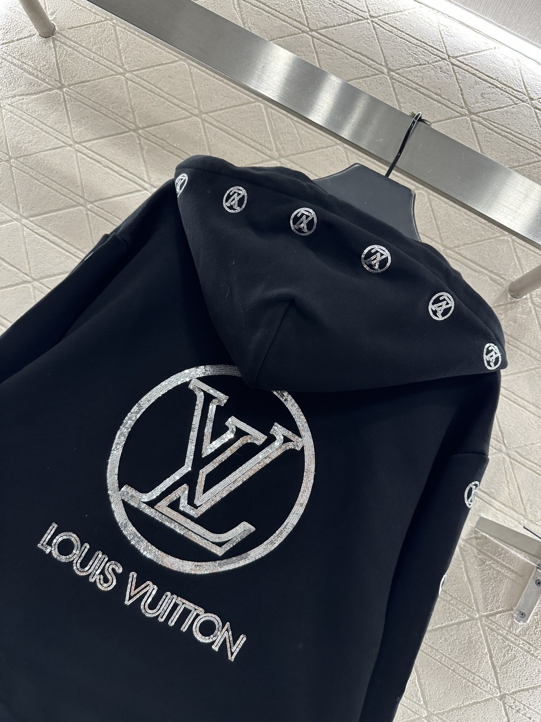 ♥Louis vuitto*♥2025新品上架 连帽亮片徽标外套长裤套装定制YB斜纹全棉材质，秋冬保暖厚