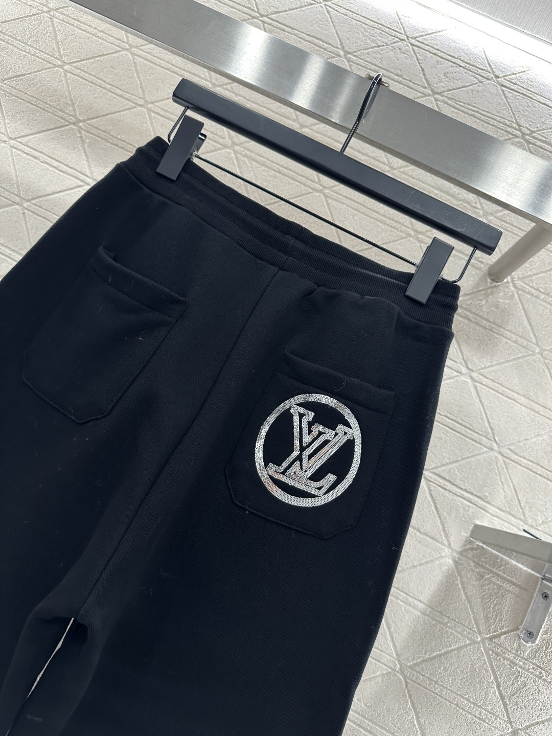 ♥Louis vuitto*♥2025新品上架 连帽亮片徽标外套长裤套装定制YB斜纹全棉材质，秋冬保暖厚