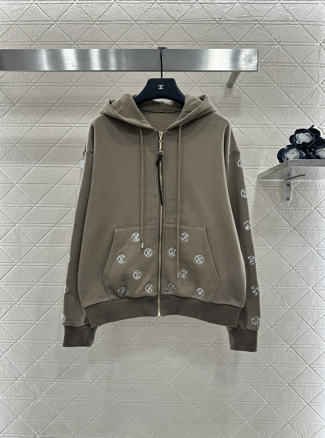 ♥Louis vuitto*♥2025新品上架 连帽亮片徽标外套长裤套装定制YB斜纹全棉材质，秋冬保暖厚