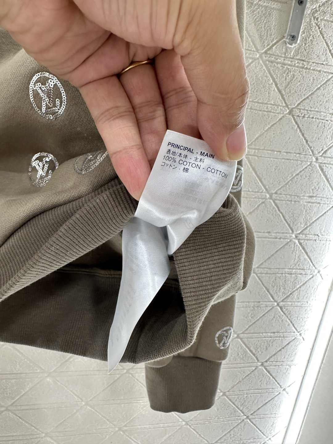 ♥Louis vuitto*♥2025新品上架 连帽亮片徽标外套长裤套装定制YB斜纹全棉材质，秋冬保暖厚