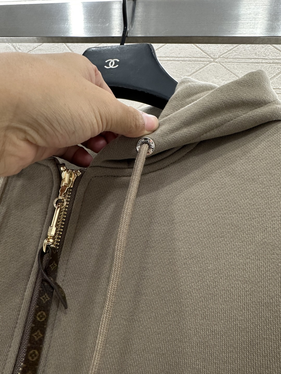 ♥Louis vuitto*♥2025新品上架 连帽亮片徽标外套长裤套装定制YB斜纹全棉材质，秋冬保暖厚