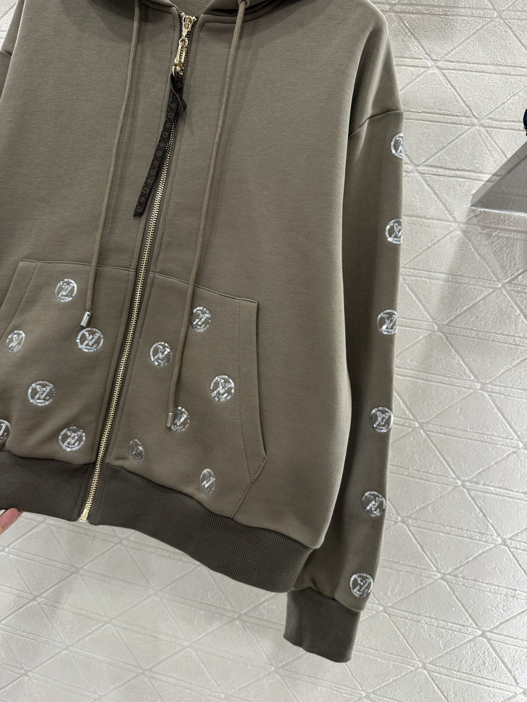 ♥Louis vuitto*♥2025新品上架 连帽亮片徽标外套长裤套装定制YB斜纹全棉材质，秋冬保暖厚