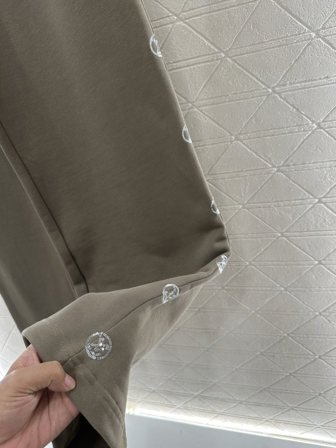 ♥Louis vuitto*♥2025新品上架 连帽亮片徽标外套长裤套装定制YB斜纹全棉材质，秋冬保暖厚