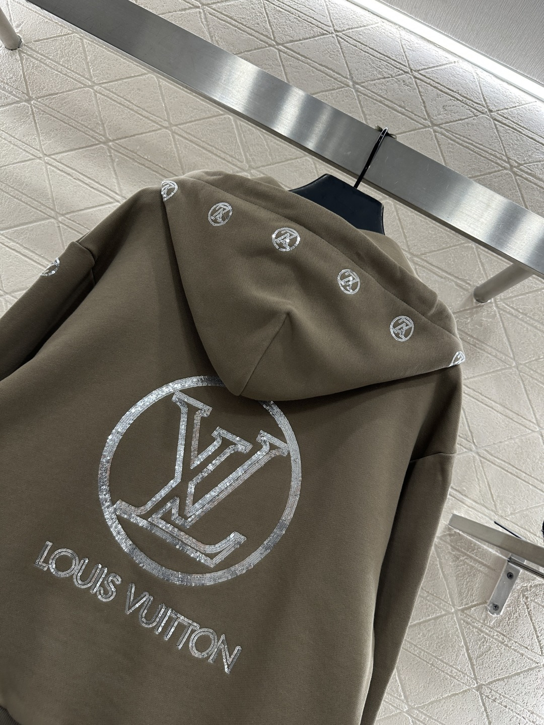 ♥Louis vuitto*♥2025新品上架 连帽亮片徽标外套长裤套装定制YB斜纹全棉材质，秋冬保暖厚