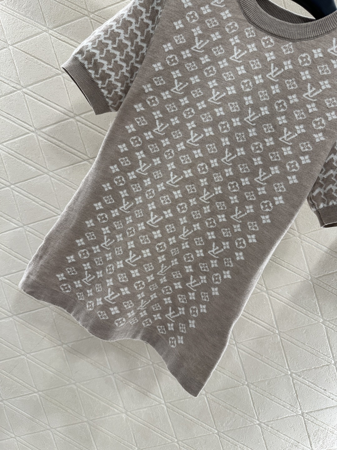 ♥Louis vuitto*♥2025新品上架 提花圆领短袖毛衣定制YB羊毛针织材质，质感高级，舒适柔软