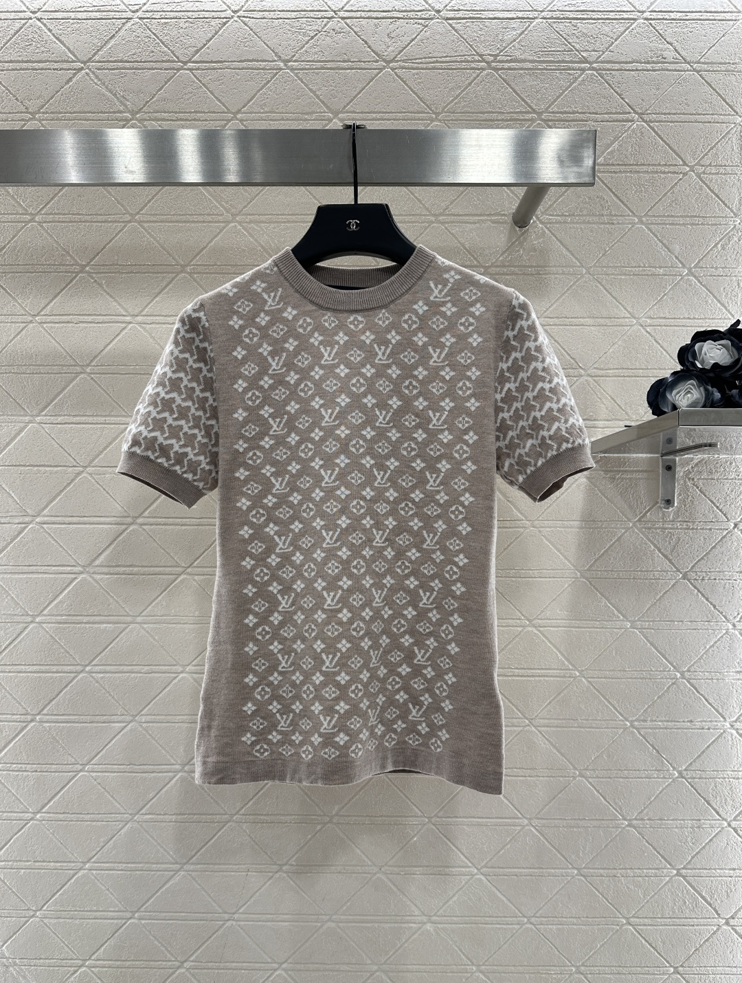 ♥Louis vuitto*♥2025新品上架 提花圆领短袖毛衣定制YB羊毛针织材质，质感高级，舒适柔软