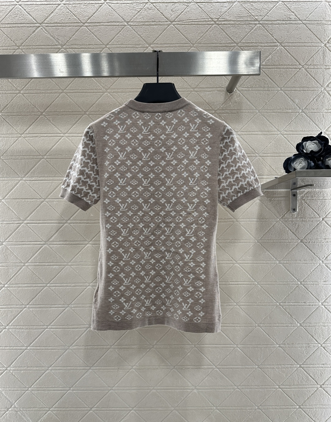 ♥Louis vuitto*♥2025新品上架 提花圆领短袖毛衣定制YB羊毛针织材质，质感高级，舒适柔软