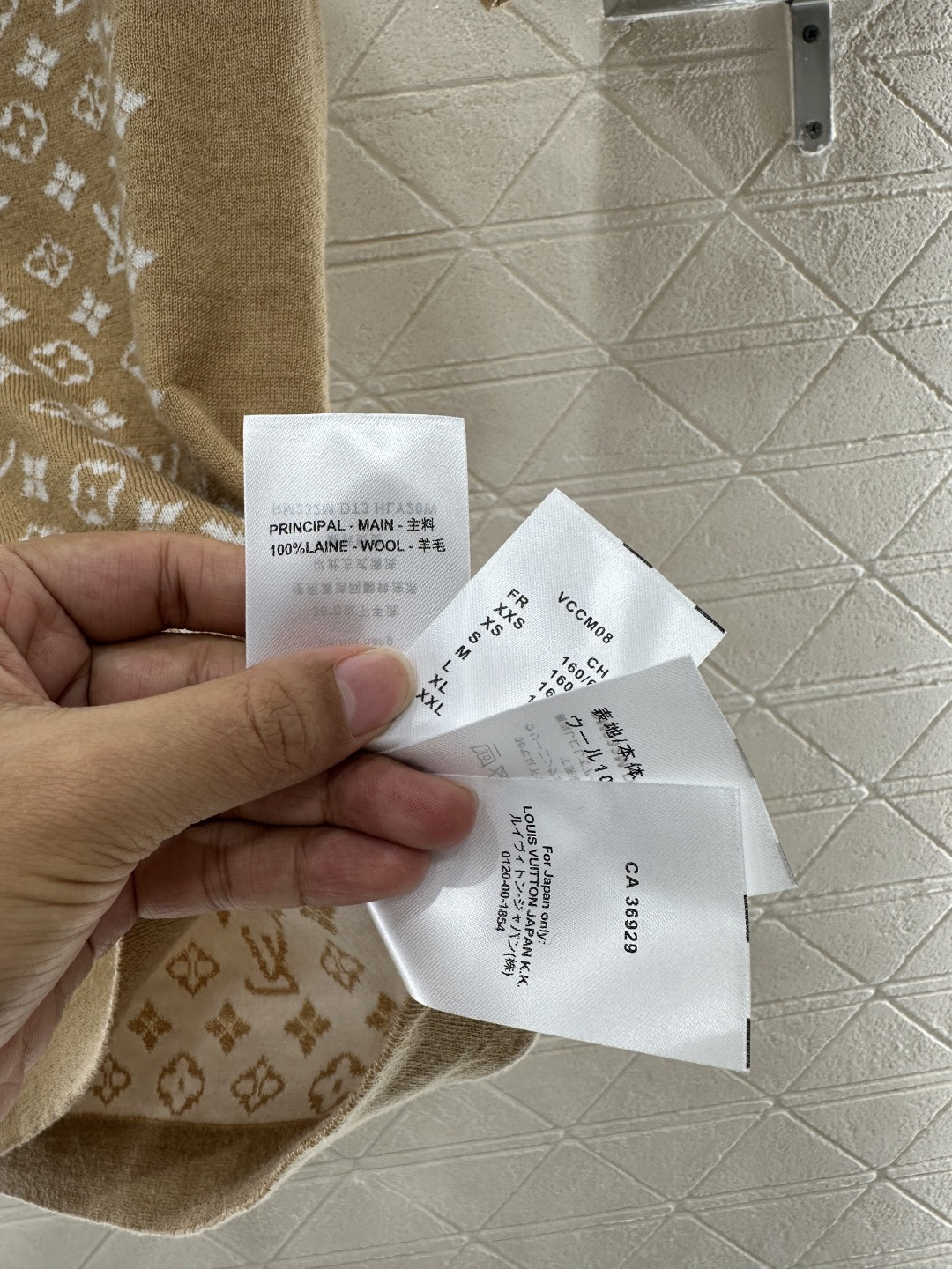 ♥Louis vuitto*♥2025新品上架 提花圆领短袖毛衣定制YB羊毛针织材质，质感高级，舒适柔软