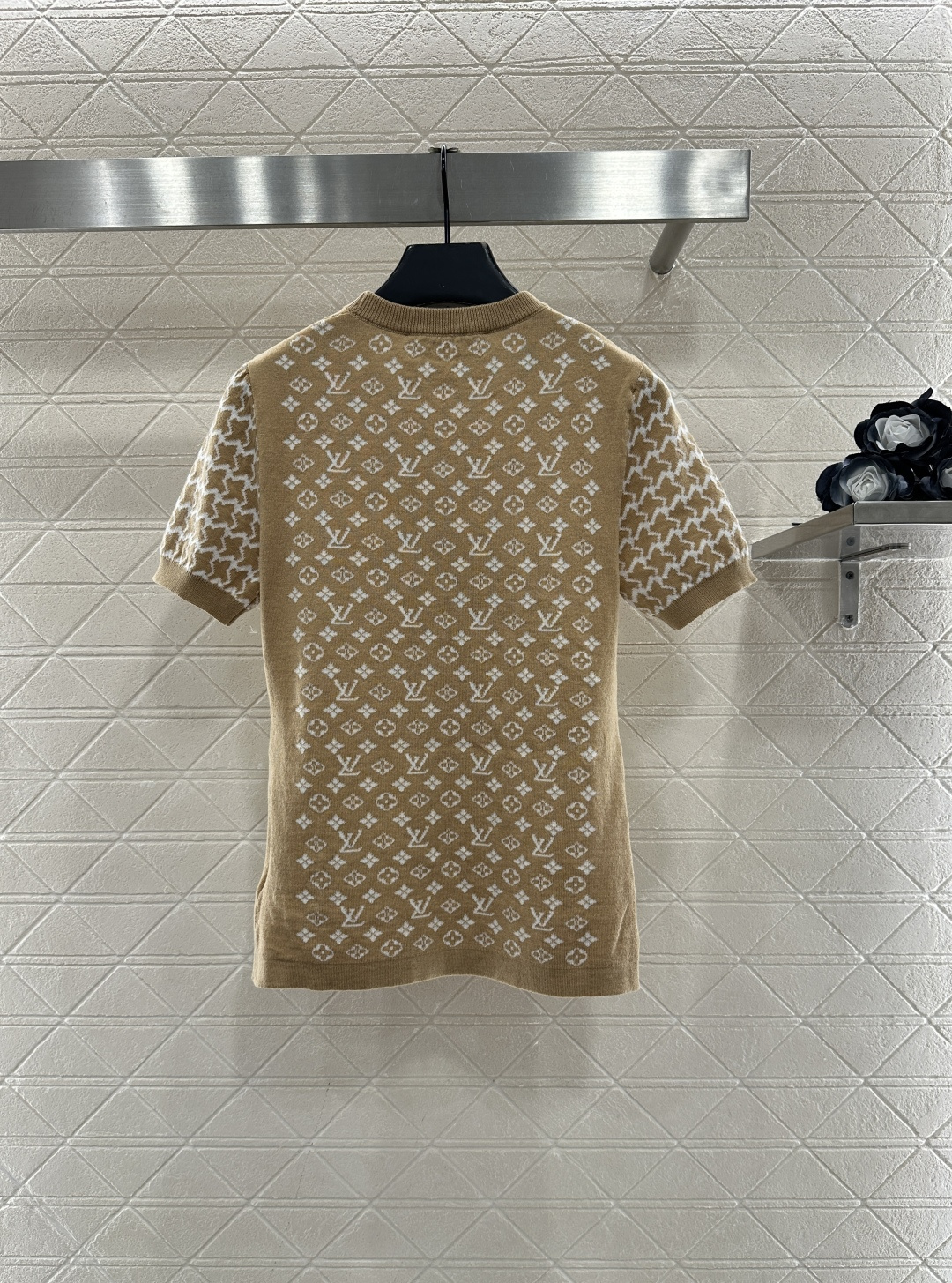♥Louis vuitto*♥2025新品上架 提花圆领短袖毛衣定制YB羊毛针织材质，质感高级，舒适柔软