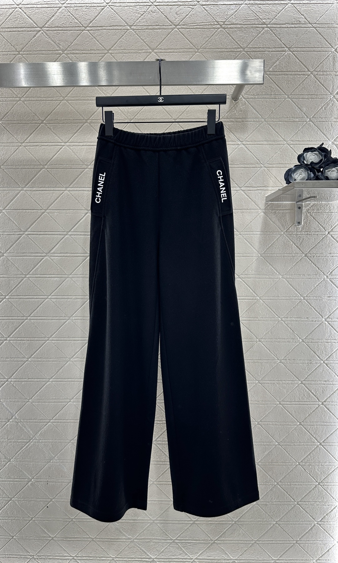 ♥Chane*♥2025新品上架 高腰阔腿长裤定制YB进口羊毛混纺材质，面料柔软舒适，光泽细腻，高腰阔腿
