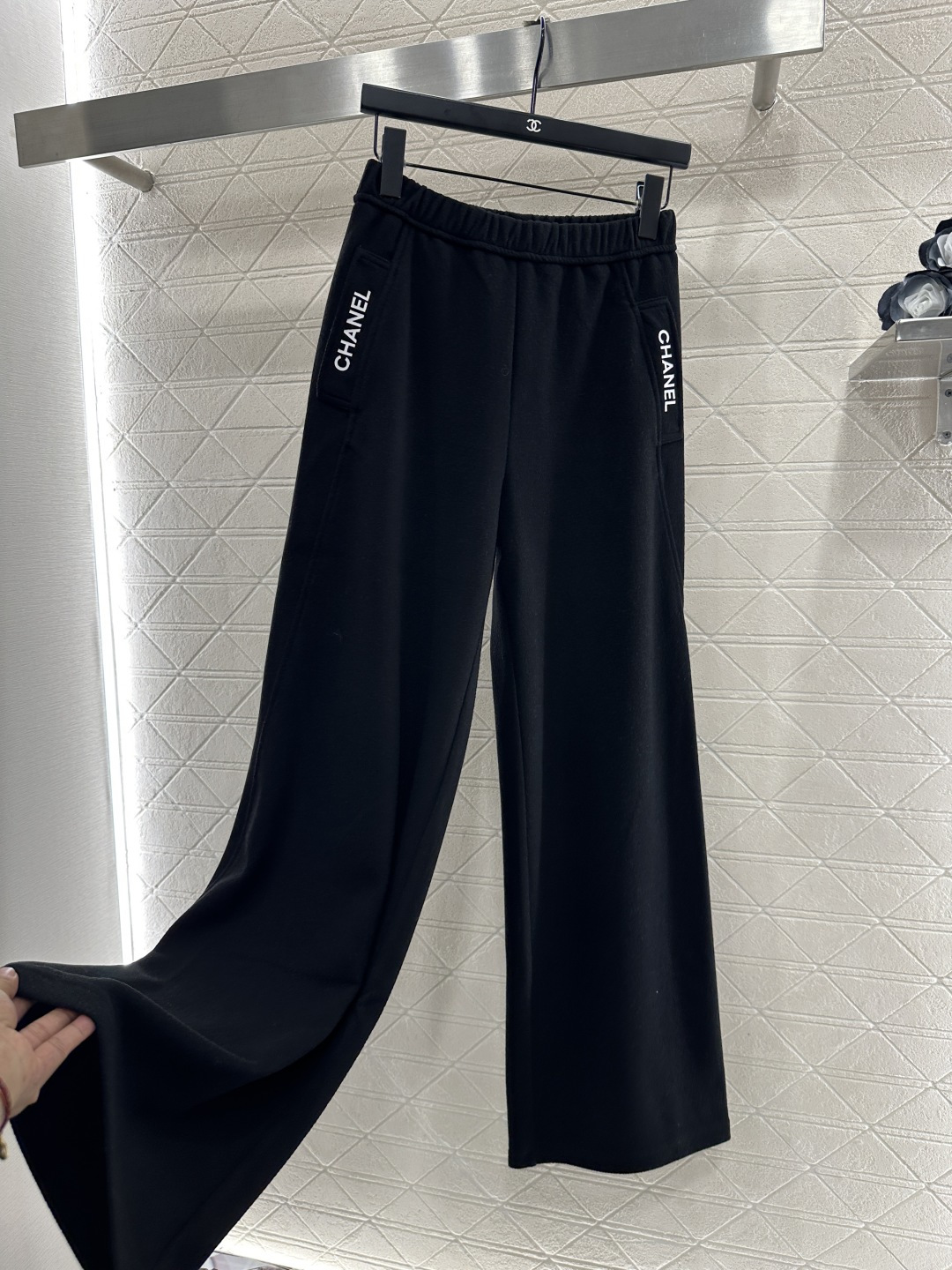 ♥Chane*♥2025新品上架 高腰阔腿长裤定制YB进口羊毛混纺材质，面料柔软舒适，光泽细腻，高腰阔腿