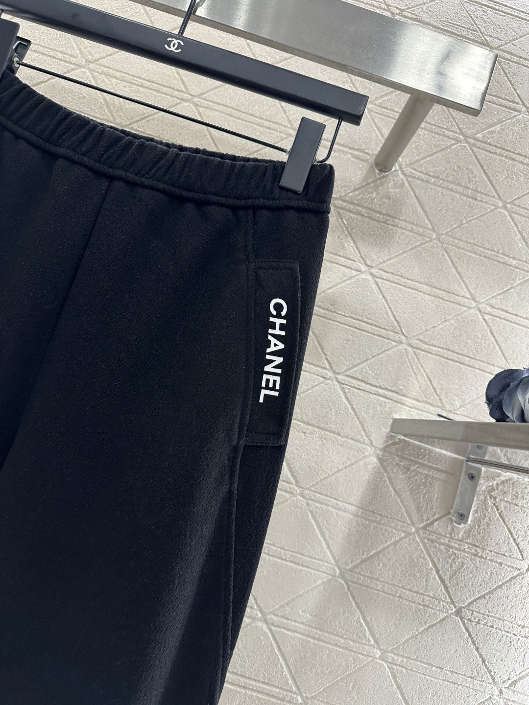 ♥Chane*♥2025新品上架 高腰阔腿长裤定制YB进口羊毛混纺材质，面料柔软舒适，光泽细腻，高腰阔腿