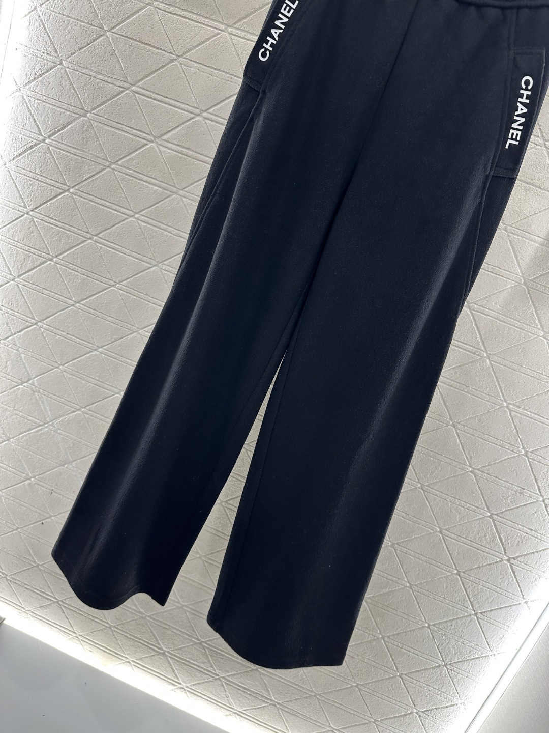 ♥Chane*♥2025新品上架 高腰阔腿长裤定制YB进口羊毛混纺材质，面料柔软舒适，光泽细腻，高腰阔腿