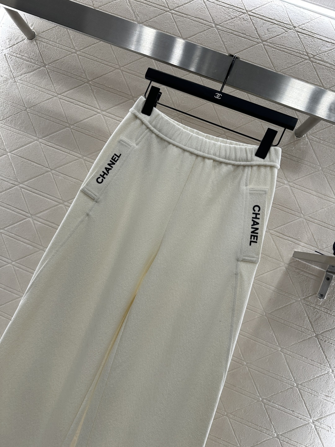 ♥Chane*♥2025新品上架 高腰阔腿长裤定制YB进口羊毛混纺材质，面料柔软舒适，光泽细腻，高腰阔腿