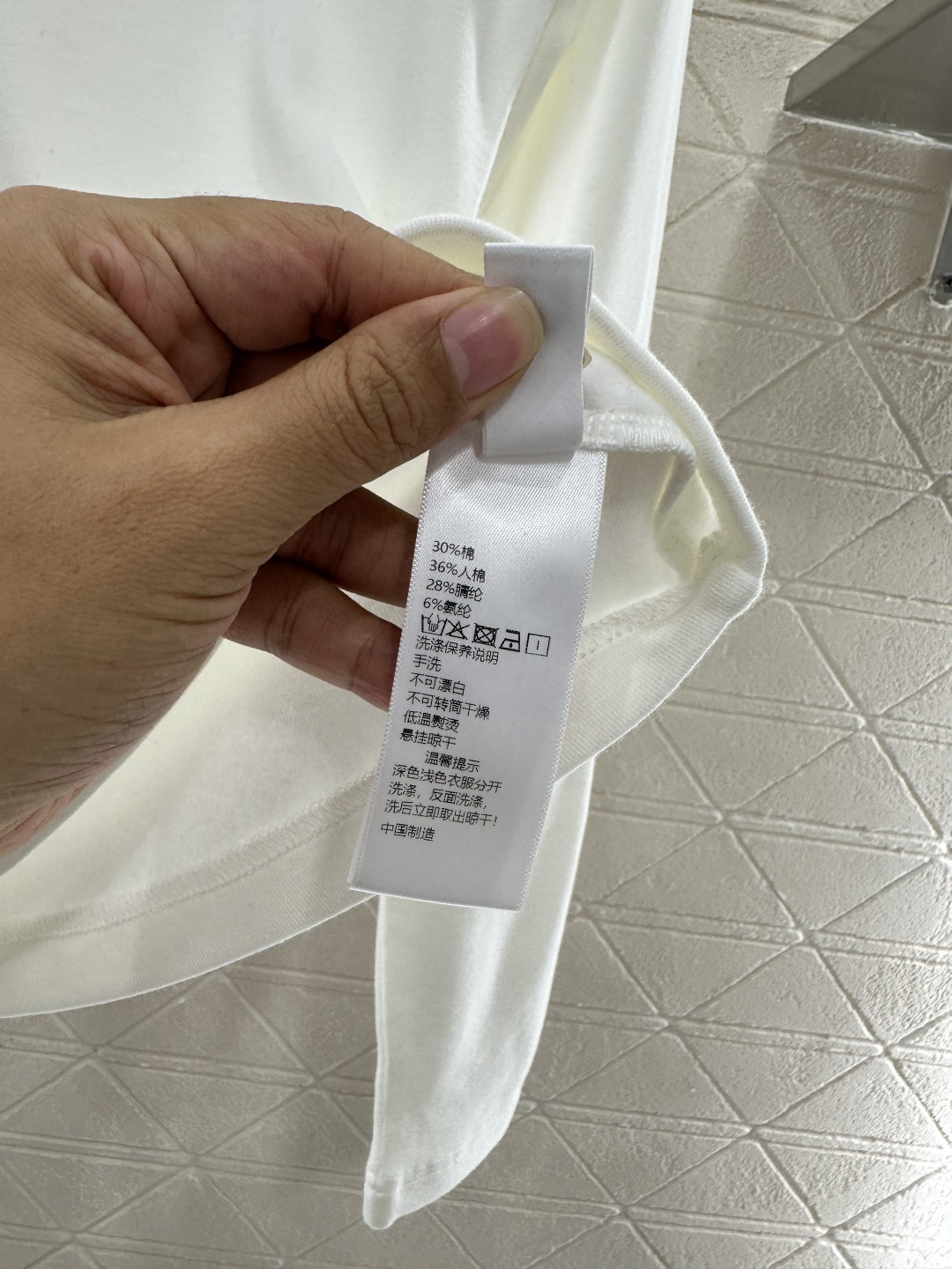 ♥Chane*♥2024新品上架 磨绒圆领钉珠长袖上衣定制YB进口人棉材质，质感舒适，弹力好穿，圆领长袖