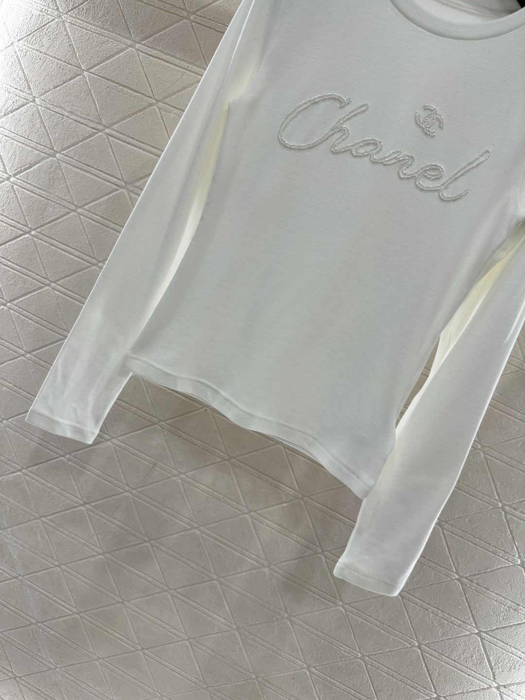 ♥Chane*♥2024新品上架 磨绒圆领钉珠长袖上衣定制YB进口人棉材质，质感舒适，弹力好穿，圆领长袖