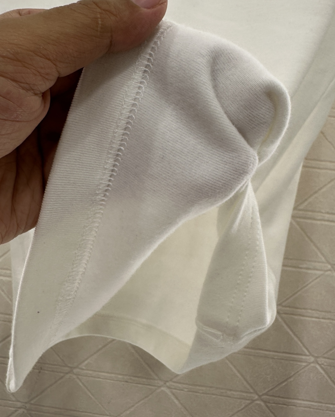 ♥Chane*♥2024新品上架 磨绒圆领钉珠长袖上衣定制YB进口人棉材质，质感舒适，弹力好穿，圆领长袖