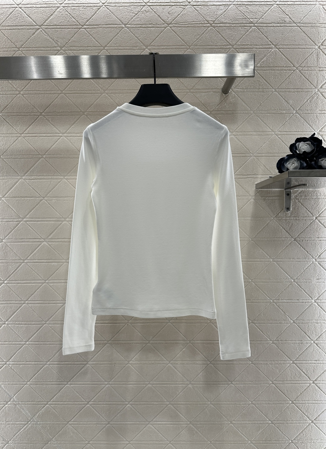 ♥Chane*♥2024新品上架 磨绒圆领钉珠长袖上衣定制YB进口人棉材质，质感舒适，弹力好穿，圆领长袖