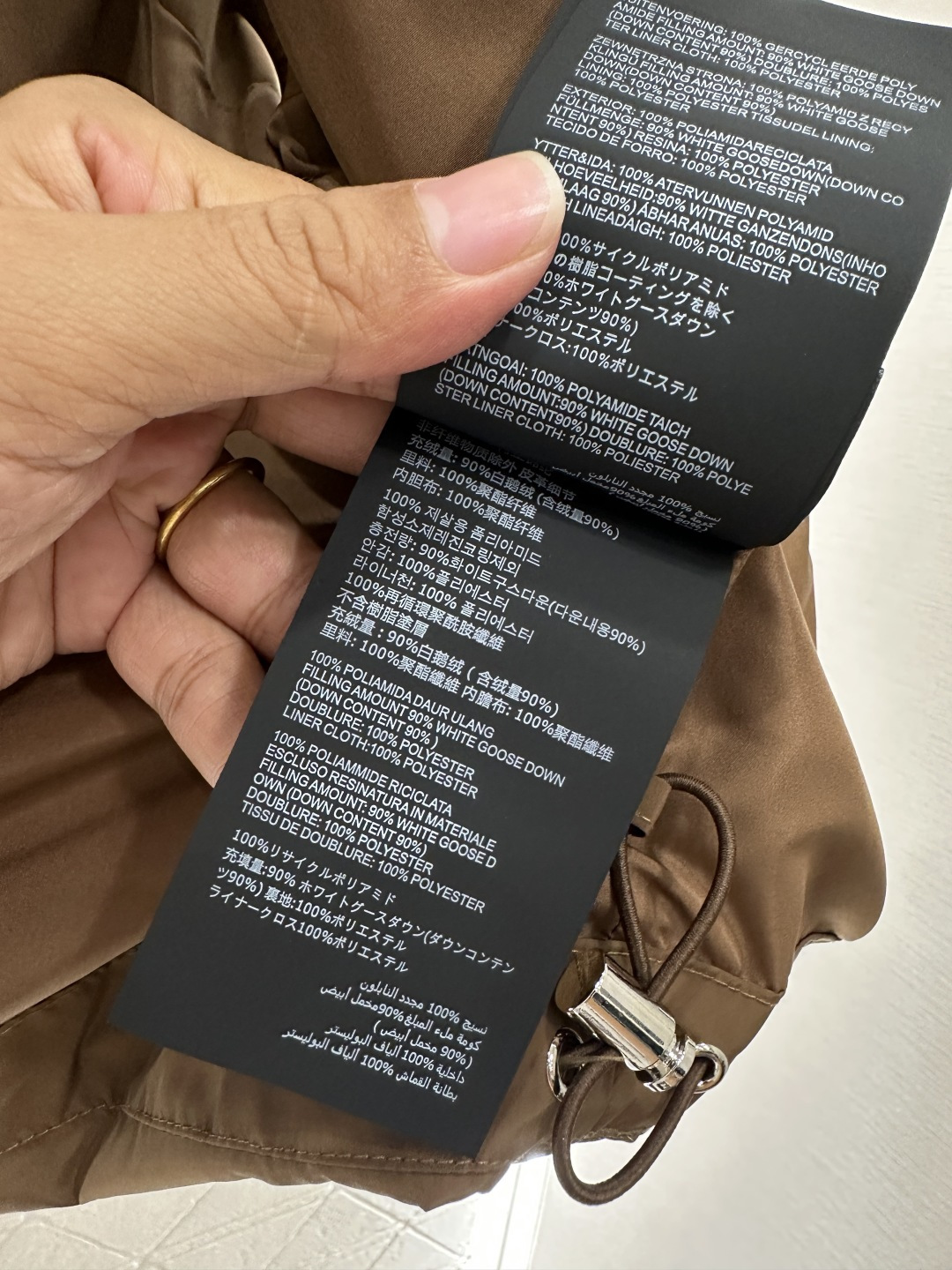 ♥Miumi*♥2025新品上架 翻领拼接撞色羽绒马甲定制YB进口防风防水尼龙材质，羽绒填充内里，整件轻