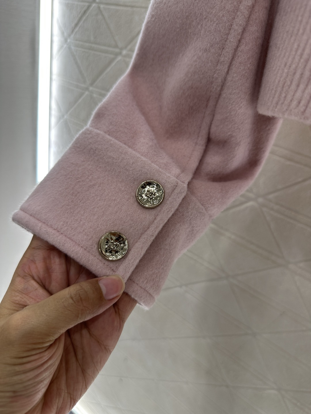 ♥Chane*♥2025新品上架 毛呢翻领夹克外套定制YB进口羊毛呢材质，肌理明显，挺括有型，翻领夹克外