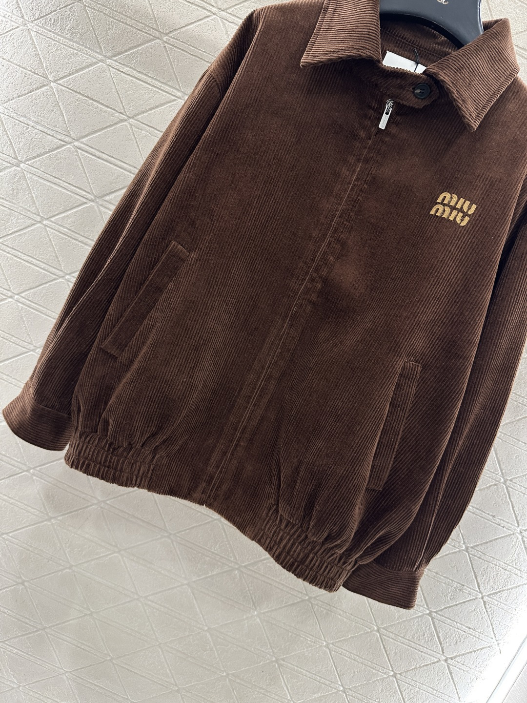 ♥Miumi*♥2025新品上架 灯芯绒夹克外套长裤套装定制YB进口灯芯绒材质，质感细腻，挺括有型，翻领